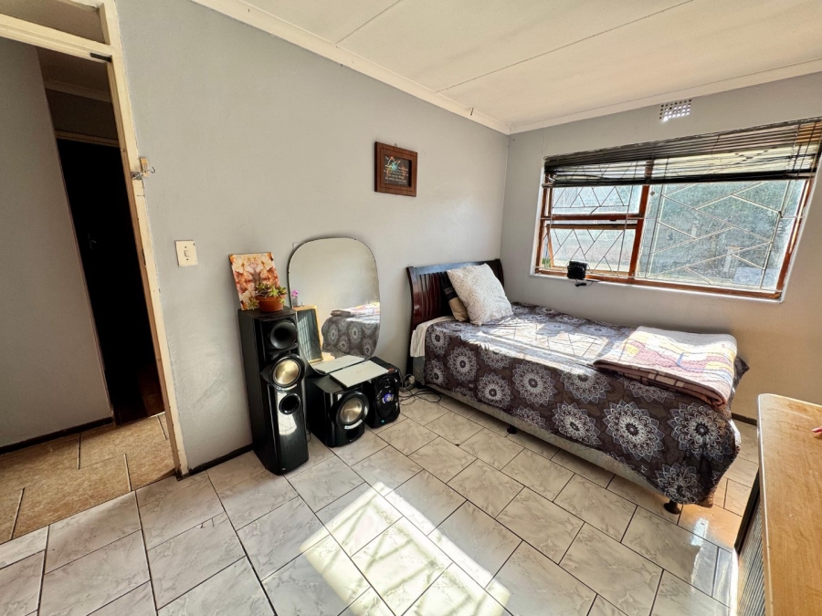 To Let 3 Bedroom Property for Rent in Strandfontein Village Western Cape